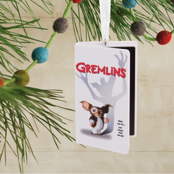 Hallmark Gremlins Christmas Ornament - Picture 10 of 16